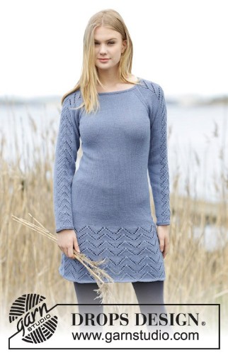 Bild på Stickmönster till klänning med hålmönster och raglan i Drops Cotton Merino