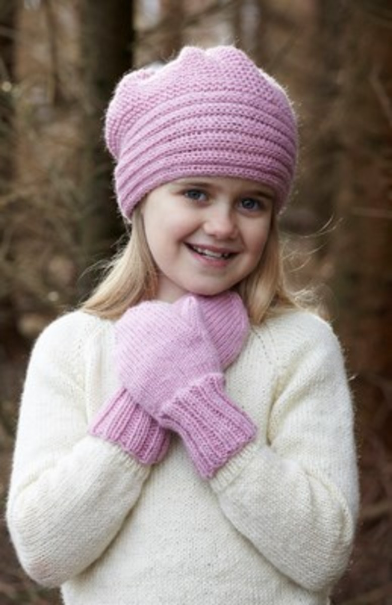 Bild på Mönstermagazine med stickad tillbehör