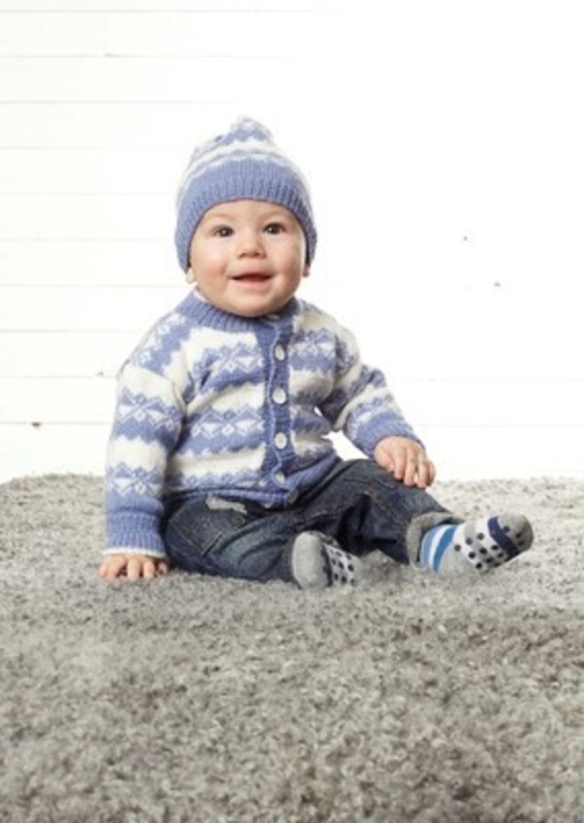 Bild på Stickmönster till barn/baby kofta i Baby Merino