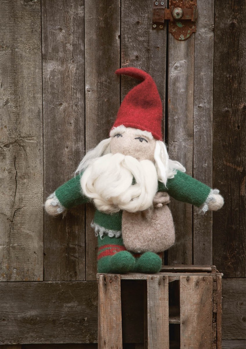 Bild på Nisse stickad i Fritidsgarn, mönster på Norska