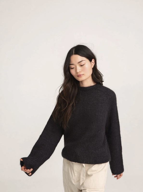 Bild på Franky Genser stickmönster i Alpkka Silke och Tynn Silk Mohair 2209