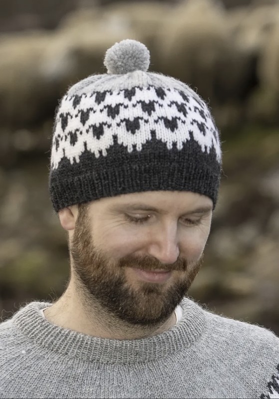 Bild på Mönsterkatalog ”Flokken” till hela familjen i Sportsragg eller Alpaca Storm 2309