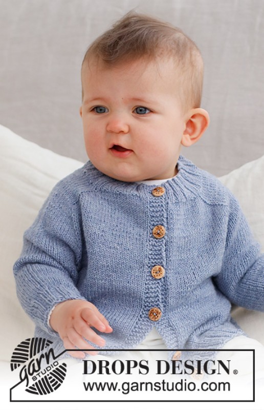 Bild på "Blue Pebbles Cardigan" till baby stickad i Drops Baby Merino 43-3, färg