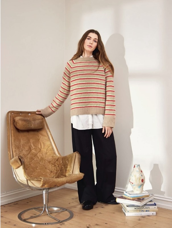 Bild på ”NORTH SWEATER” stickas med 1 tråd Sunday och 1 tråd Tynn Silk Mohair 2403-12 