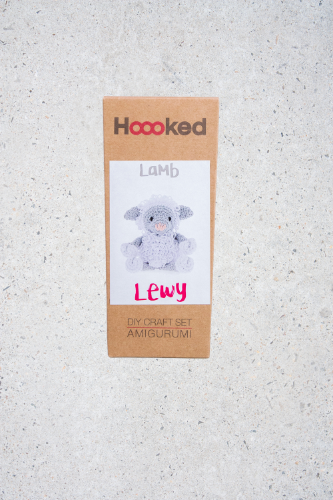 Bild på DIY Crochet Kit Lamb Lewy Eco Barbante