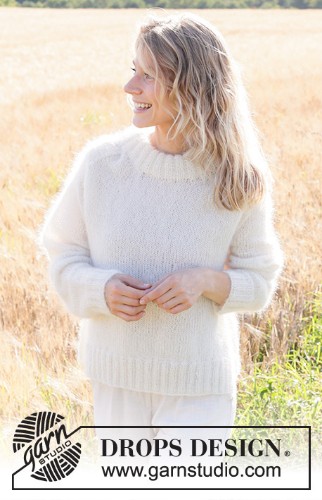 Bild på "Moonrise Sweater" stickad med 3 trådar Kid-silk
