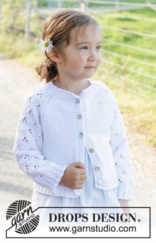 Bild på "Daisy Fields Cardigan" stickad i Drops Muskat