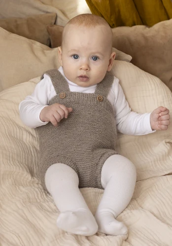 Bild på «Søren» hängselbyxa stickad i Trend Merino Petite 2417-3