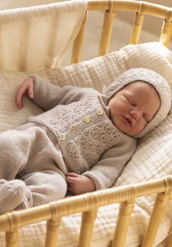 Bild på «Marlow» kofta, byxa, mössa & sockar Trend Merino Petite 2417-10