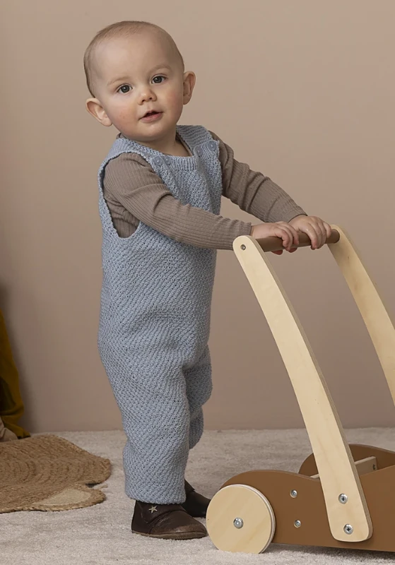 Bild på «Ture» hängselbyxa stickad i Trend Merino Petite 2417-13