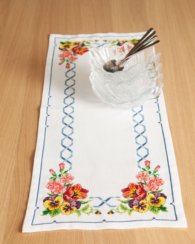 Bild på Sommarblommor med blå ram - löpare