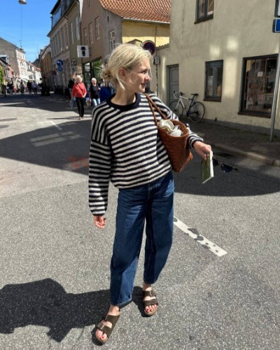 Bild på "OLGA SWEATER" stickad i Peer Gynt 