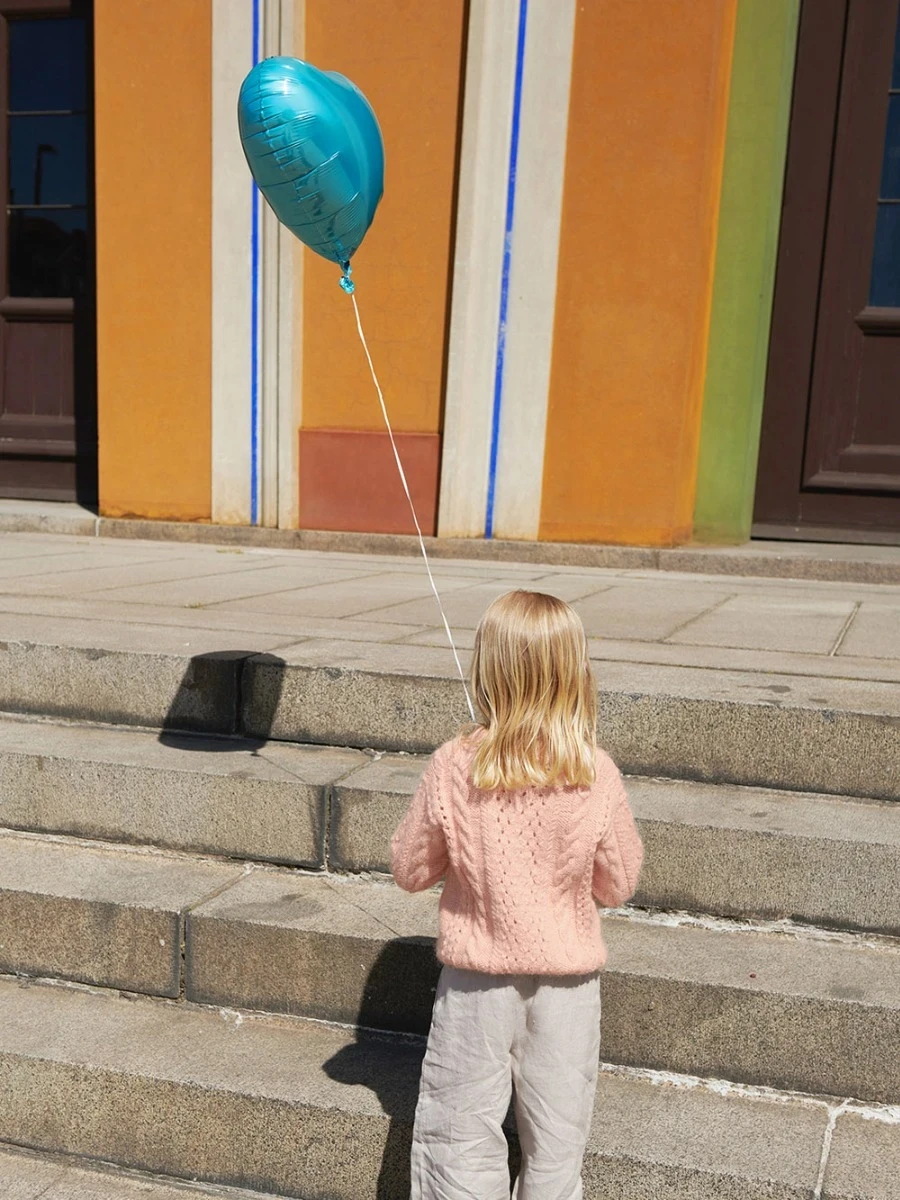 Bild på "CORNELIA SWEATER JUNIOR" stickad i en tråd Double Sunday och en tråd Tynn Silk Mohair, 2408-1