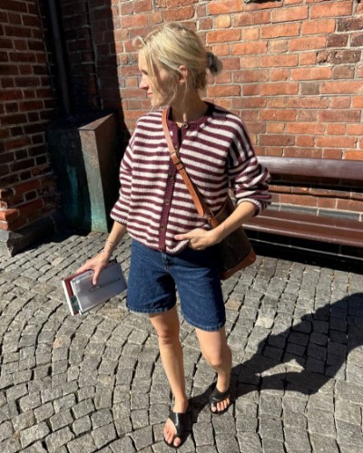 Bild på "Olga Jacket" stickad i Peer Gynt från PetiteKnit