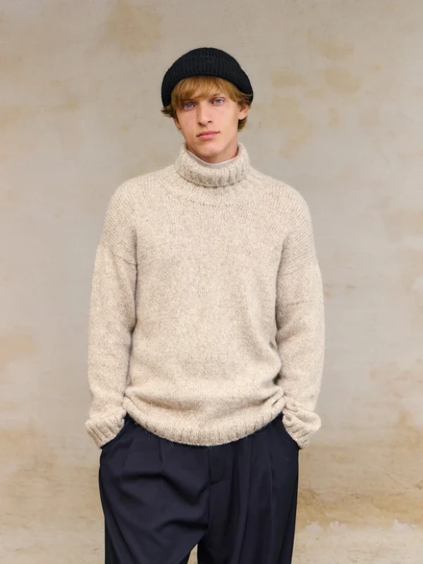 Bild på "DAVE SWEATER MAN" stickad i Poppy 2412-2