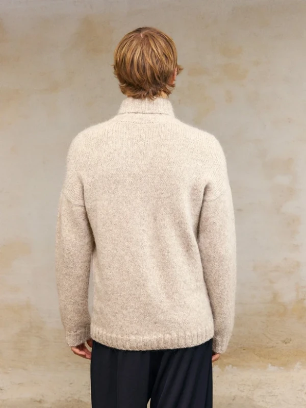 Bild på "DAVE SWEATER MAN" stickad i Poppy 2412-2