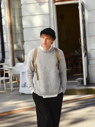 Bild på "BRENDAN SWEATER MAN TWEED" stickad i Tweed Recycled 2412-8