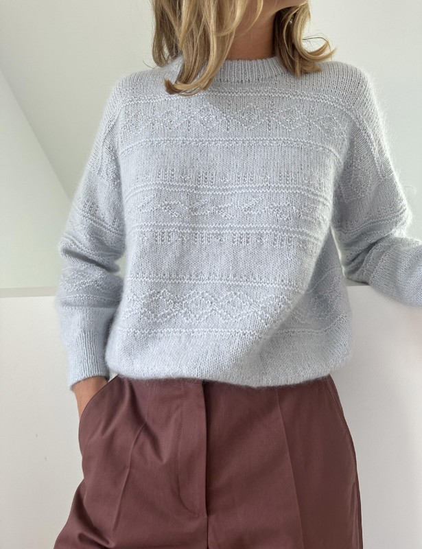 Bild på "Porcelain Damask Sweater" stickad i sunday och Tynn Silk Mohair, mönster från Leknit