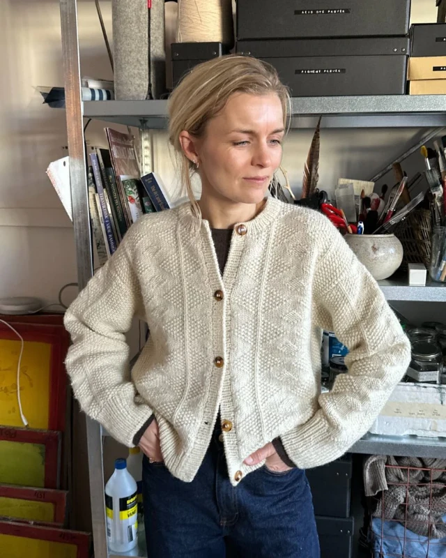 Bild på "ESTHER JACKET" från PetiteKnit