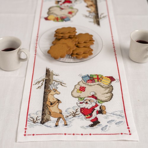 Bild på Tomte och julklappar - löpare
