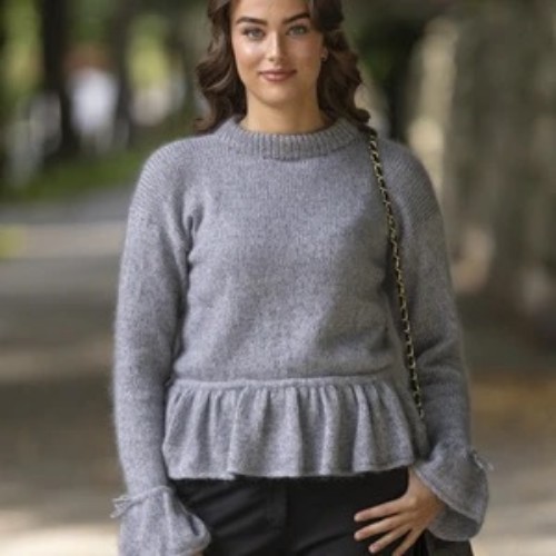 Bild på "Genevieve" tröja stickad med en tråd Björk och en tråd Viking Kid/Silk 2425-11