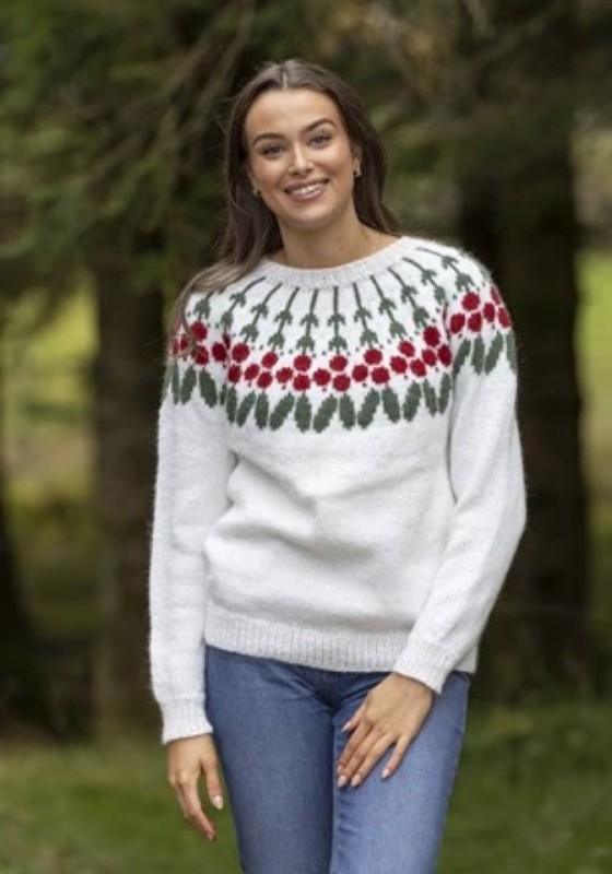 Bild på "Misteltoe" jultröja till dam stickad i Viking Wool 2431-8