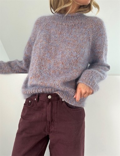 Bild på "FOUNDATION SWEATER"(SVENSKA) stickad i Ballerin Chunky och två trådar Alpakka följetråd från LeKnit