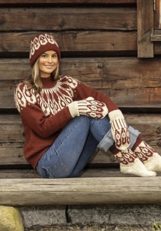Bild på Mönsterkatalog "Lun Strikk" stickmönster till Raggen 2433