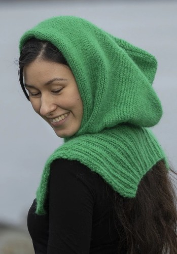 Bild på "Balaklava" stickad i Alpaca Bris ingår i Katalog 2310