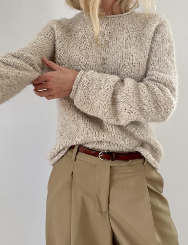 Bild på "PLAIN YOKE SWEATER" stickad i Ballerina Chunky Mohair mönster från LeKnit