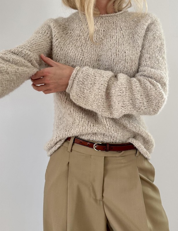 Bild på "PLAIN YOKE SWEATER" stickad i Ballerina Chunky Mohair mönster från LeKnit