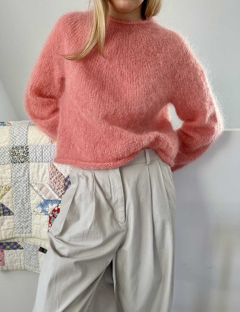 Bild på "PLAIN YOKE SWEATER" stickad i Ballerina Chunky Mohair mönster från LeKnit