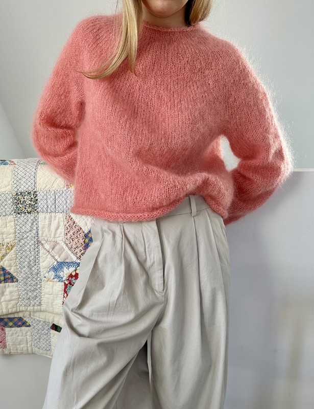Bild på "PLAIN YOKE SWEATER" stickad i Ballerina Chunky Mohair mönster från LeKnit