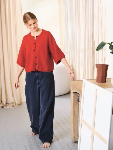 Bild på "LIA CARDIGAN" stickad i Double Sunday 2502-2