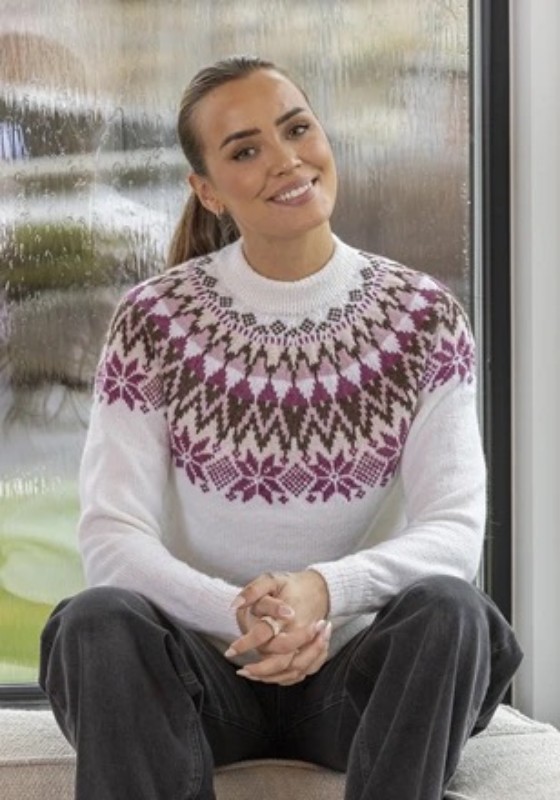 Bild på Mönsterkatalog 2504 stickat i Alpaca Liten Storm