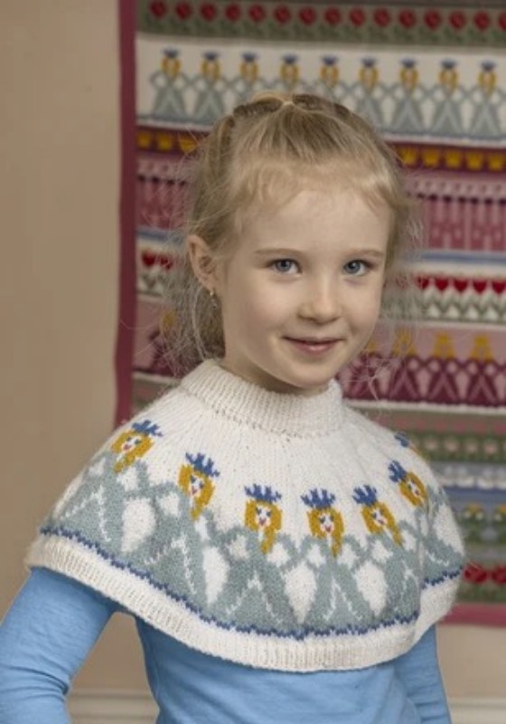 Bild på Mönsterkatalog "Prinsessa" stickat i Alpaca Storm 2505