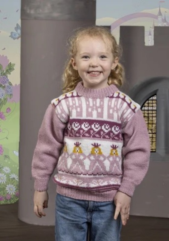 Bild på Mönsterkatalog "Prinsessa" stickat i Alpaca Storm 2505