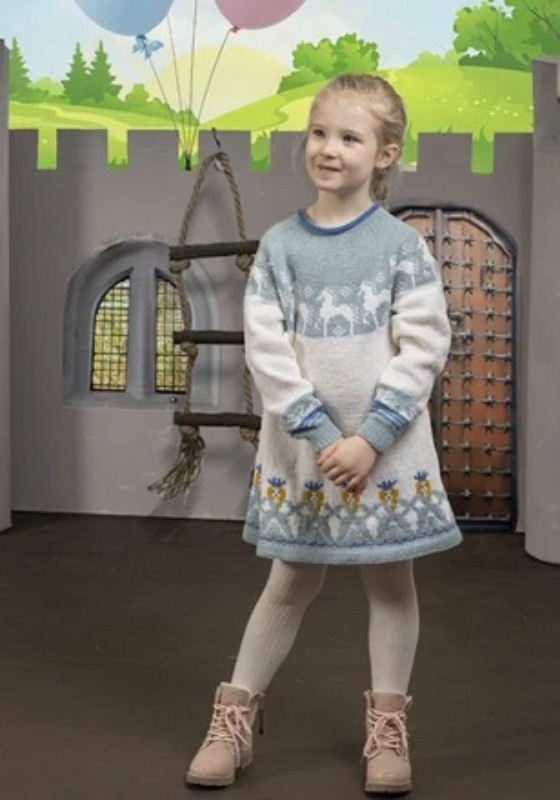 Bild på Mönsterkatalog "Prinsessa" stickat i Alpaca Storm 2505