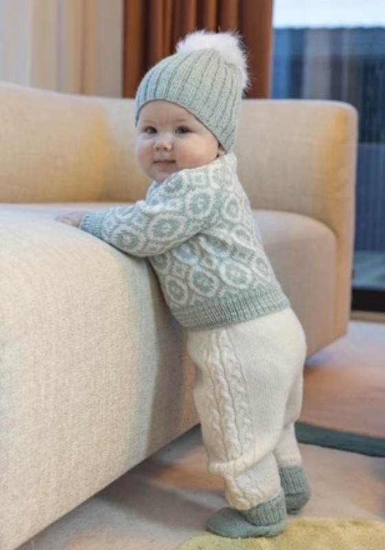 Bild på Mönsterkatalog från Viking Garn stickad i Baby Ull 2506