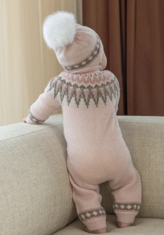 Bild på Mönsterkatalog från Viking Garn stickad i Baby Ull 2506