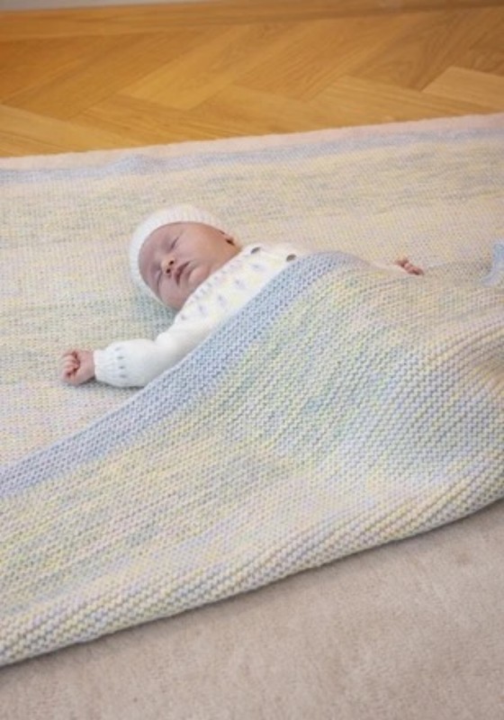 Bild på Mönsterkatalog från Viking Garn stickad i Baby Ull 2506
