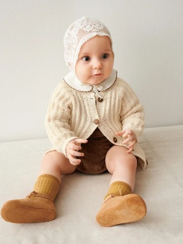 Bild på "ELLIS CARDIGAN BABY" stickad i Mandarin Petite 2502-6