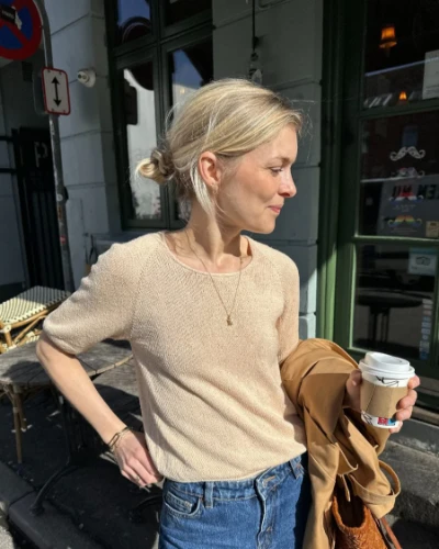 Bild på "Cumulus Tee O-neck" stickad i Tynn Line