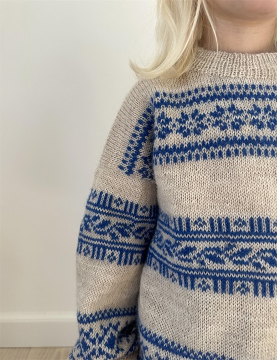 Bild på PORCELAIN SWEATER JUNIOR (SVENSKA) i Tynn Peer Gynt