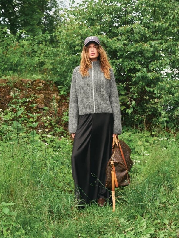 Bild på TIA ZIPPER JACKETstickad i Tynn Silk Mohair och Sunday 2507-10