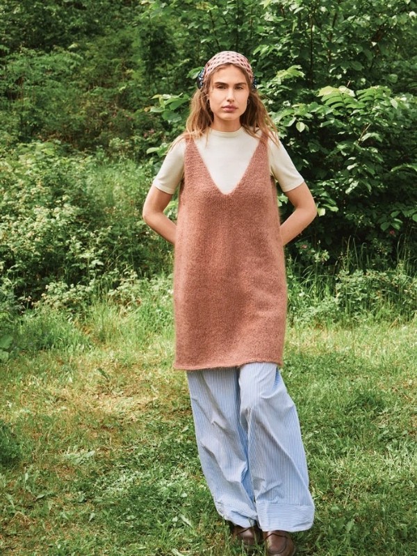 Bild på MEADOW DRESS stickad med dubbel tråd Ballerina Chunkey 2507-9