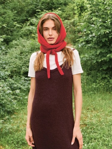 Bild på "TIE THE HOOD" stickad i Alpakka Ull och Tynn Silk Mohair 2507-7b