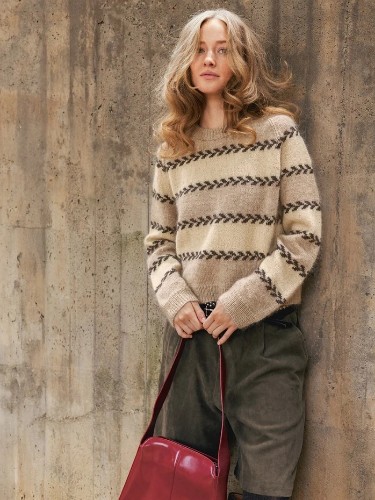 Bild på "ASTRID DAMEGENSER" stickad i Sunday och Tynn Silk Mohair 2510-5