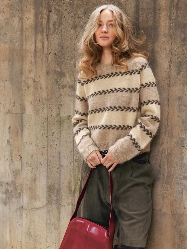 Bild på "ASTRID DAMEGENSER" stickad i Sunday och Tynn Silk Mohair 2510-5