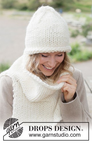 Visa detaljer för ”Frosty Hug Set” stickad i Merino Mega Julkit Bild på ”Frosty Hug Set” stickad i Merino Mega Julkit
